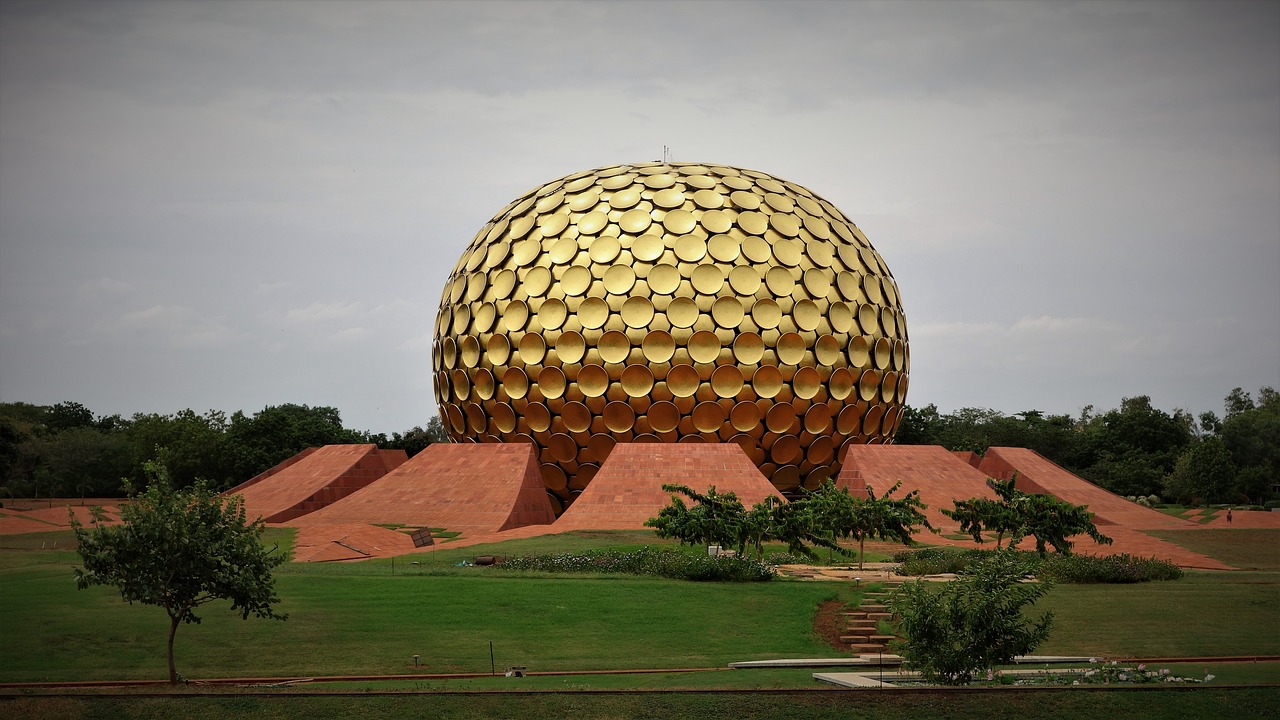 Adventour - India - Tamil Nadu - Auroville - Matrimandir
